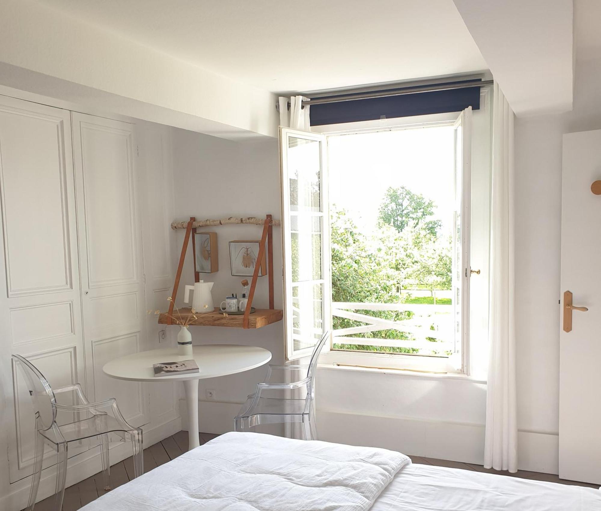 Par Hasard Ou Pas Bed and Breakfast Saint-Martin-aux-Chartrains Exteriör bild