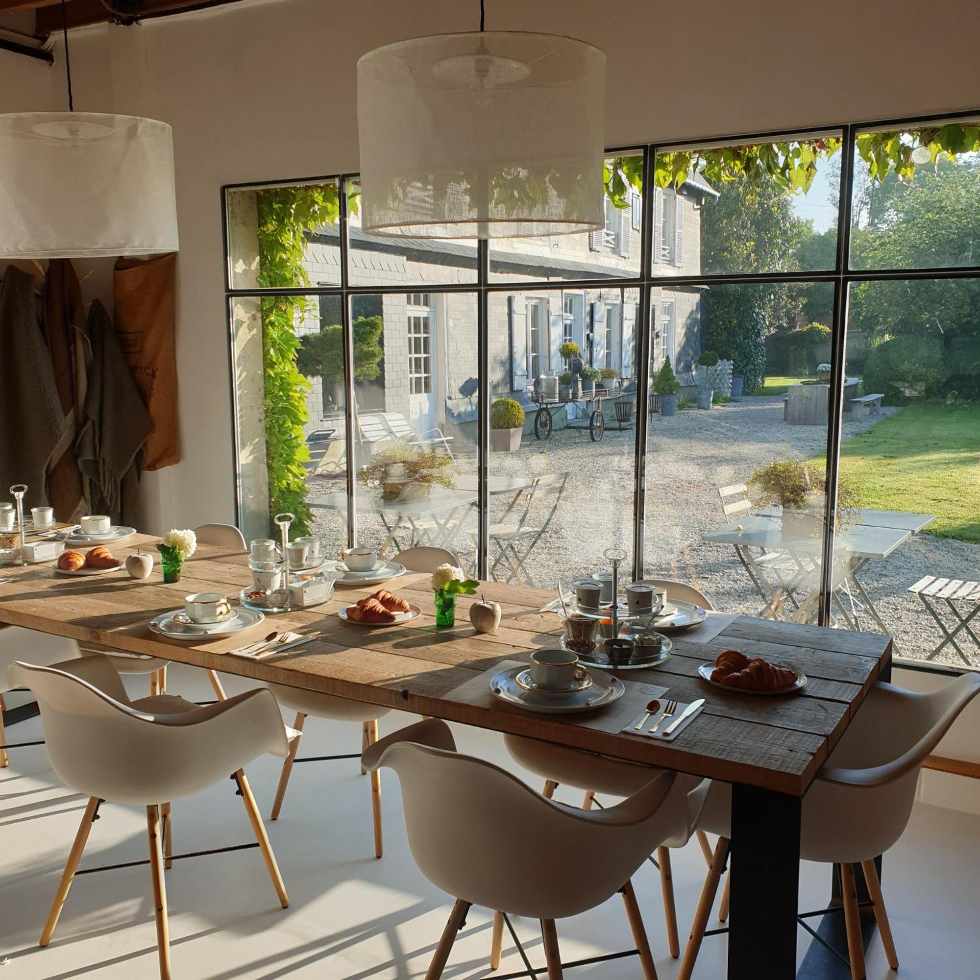 Par Hasard Ou Pas Bed and Breakfast Saint-Martin-aux-Chartrains Exteriör bild