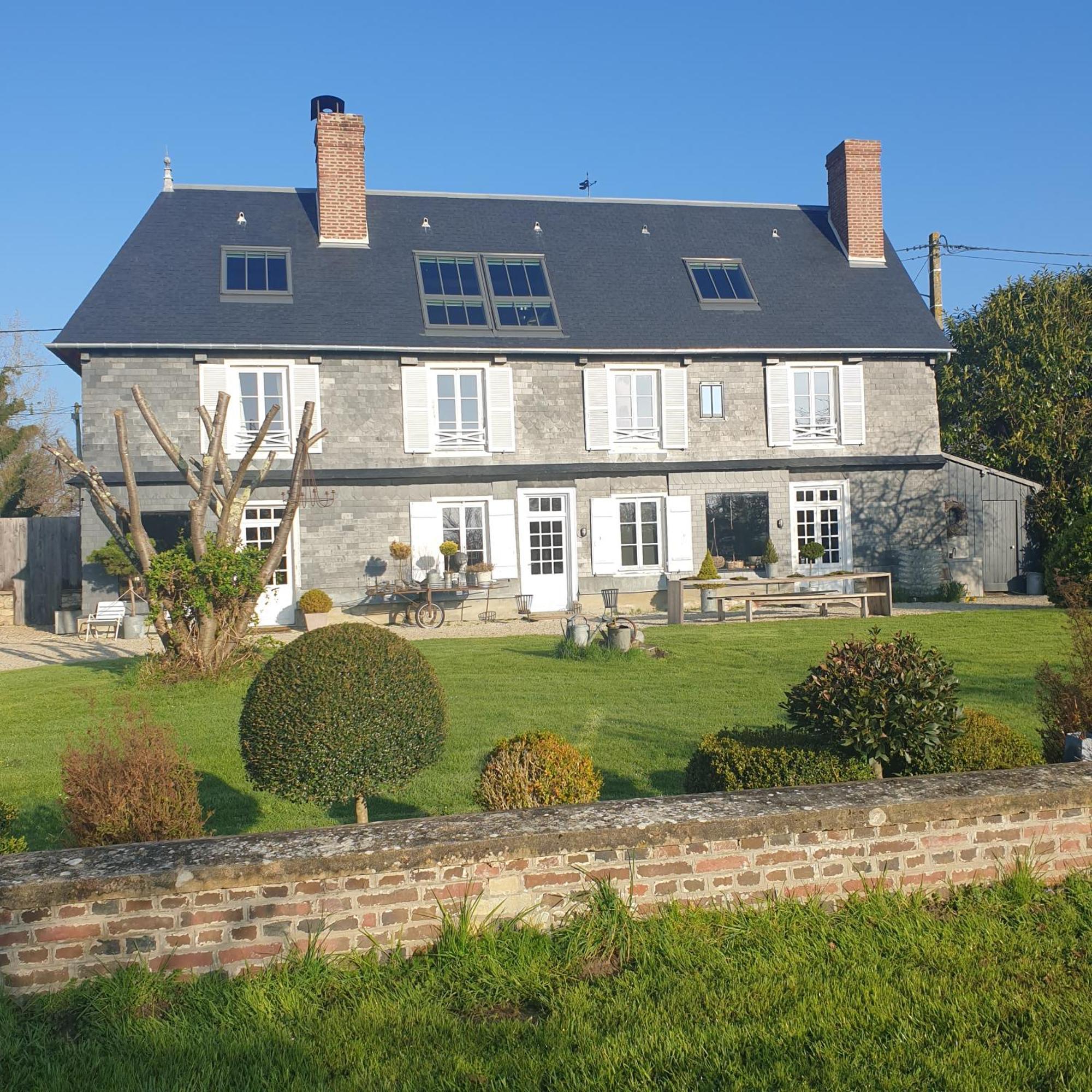 Par Hasard Ou Pas Bed and Breakfast Saint-Martin-aux-Chartrains Exteriör bild