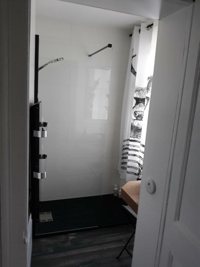 Par Hasard Ou Pas Bed and Breakfast Saint-Martin-aux-Chartrains Exteriör bild